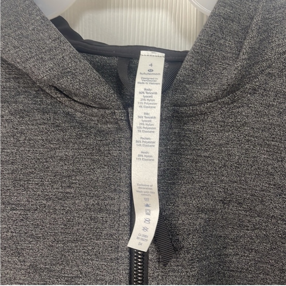 Lululemon City Trek Jacket in Heathered Black Size 4 - Picture 3 of 9